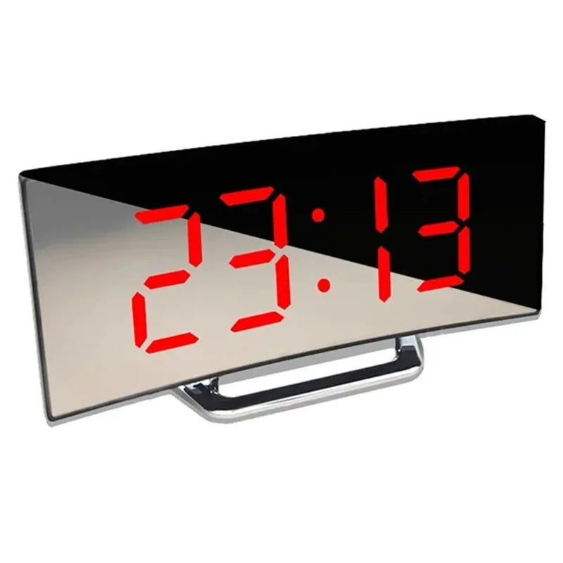 Horloge Numérique LED à Écran Courbé - Réveil Digital, Affichage Miroir, Grand Écran, Charge USB, Idéale pour Table de Chevet