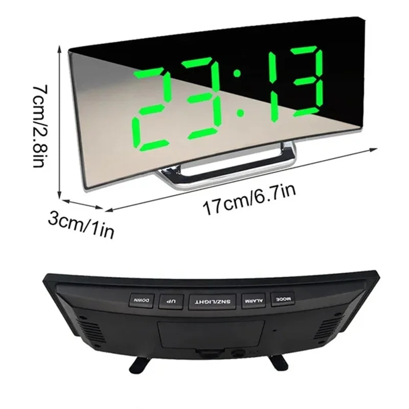 Horloge Numérique LED à Écran Courbé - Réveil Digital, Affichage Miroir, Grand Écran, Charge USB, Idéale pour Table de Chevet