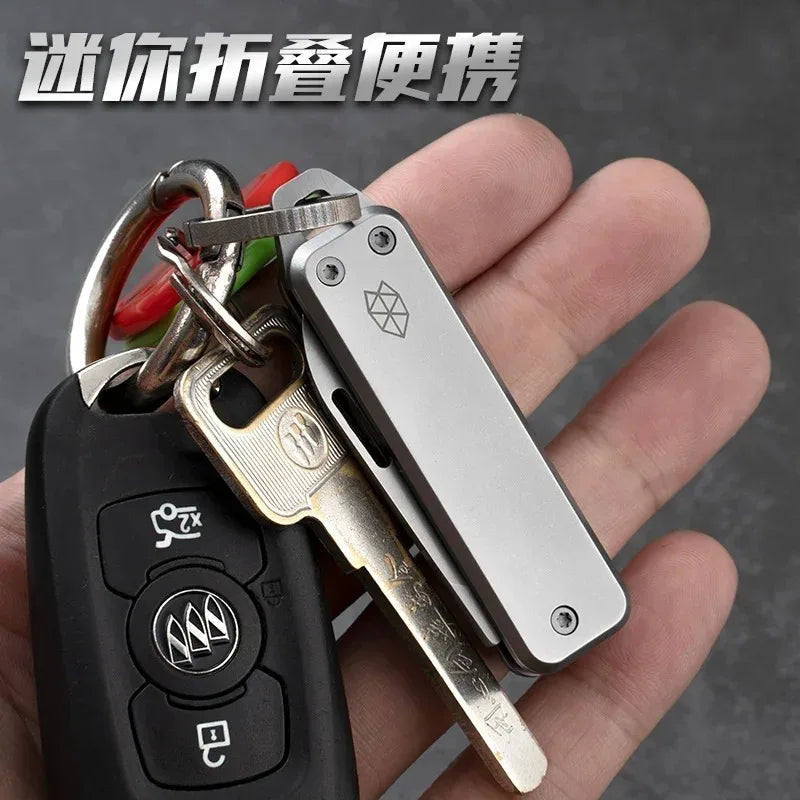 Couteau Pliant Multifonction en Acier Inoxydable - Compact, Portable, Porte-Clés, Couteau de Poche pour Extérieur & Maison